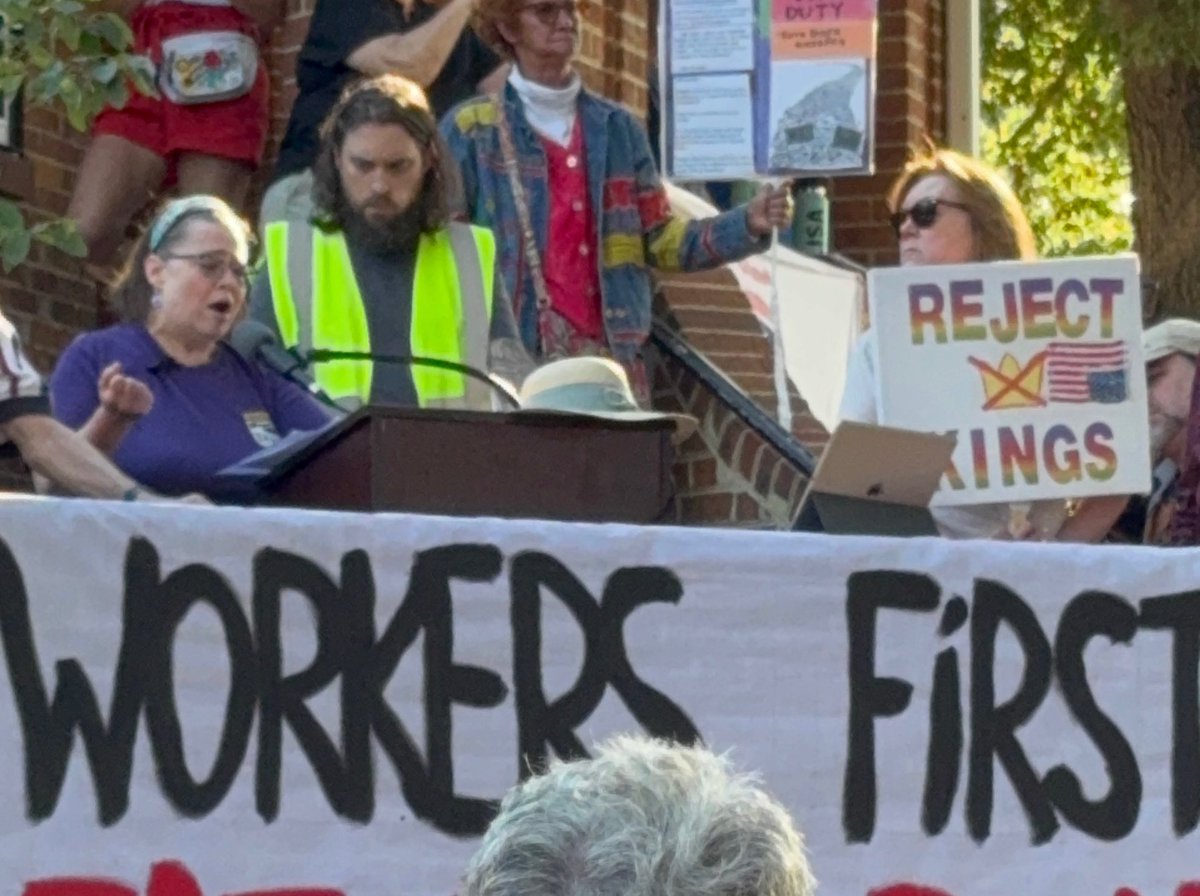We’re rallying and marching tonight in Richmond with our community to call for a future where working families come first, not billionaires. Join us this #SolidaritySeason as we fight for #UnionsForAll!
