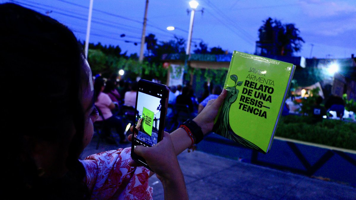 HuentitanAC's tweet photo. Frente a nuestra comunidad reafirmamos nuestro compromiso:
Seguir luchando por la justicia social, por el derecho a un entorno sano y por la defensa de Huentitán. 🌎💪
Porque cuando la comunidad resiste unida, nada la detiene. ✨ https://t.co/MuJkkCsoRn