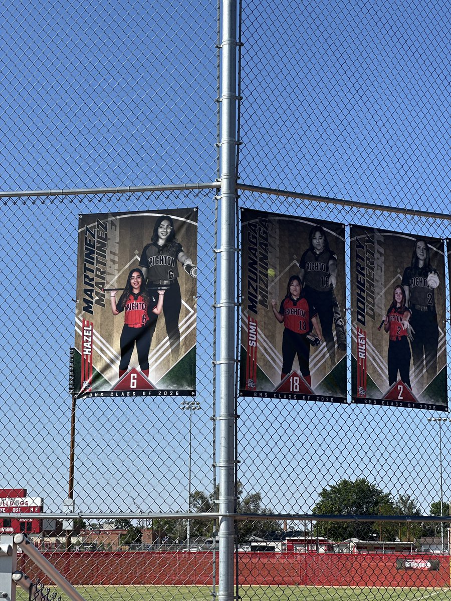 BrightonSo32066's tweet image. We love our Seniors!!! #classof2026 #seniormonday #softball @brightonath @Tweetbulldog