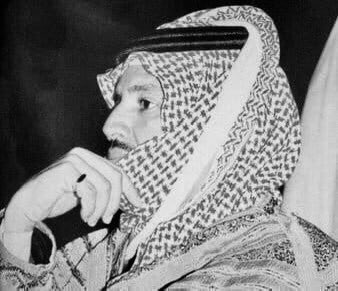 ما بين عصف وريح .. الهم طاويني
وانت لاهي مريح