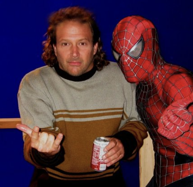 A damn shame to find out.

Scott Spiegel played an amazing role in the career of Sam Raimi, and helped the careers of Quentin Tarantino and Eli Roth big time!

Evil Dead II (1987) wouldn't have been the incredible horror comedy hybrid without him!

#RIPScottSpiegel (1957-2025)