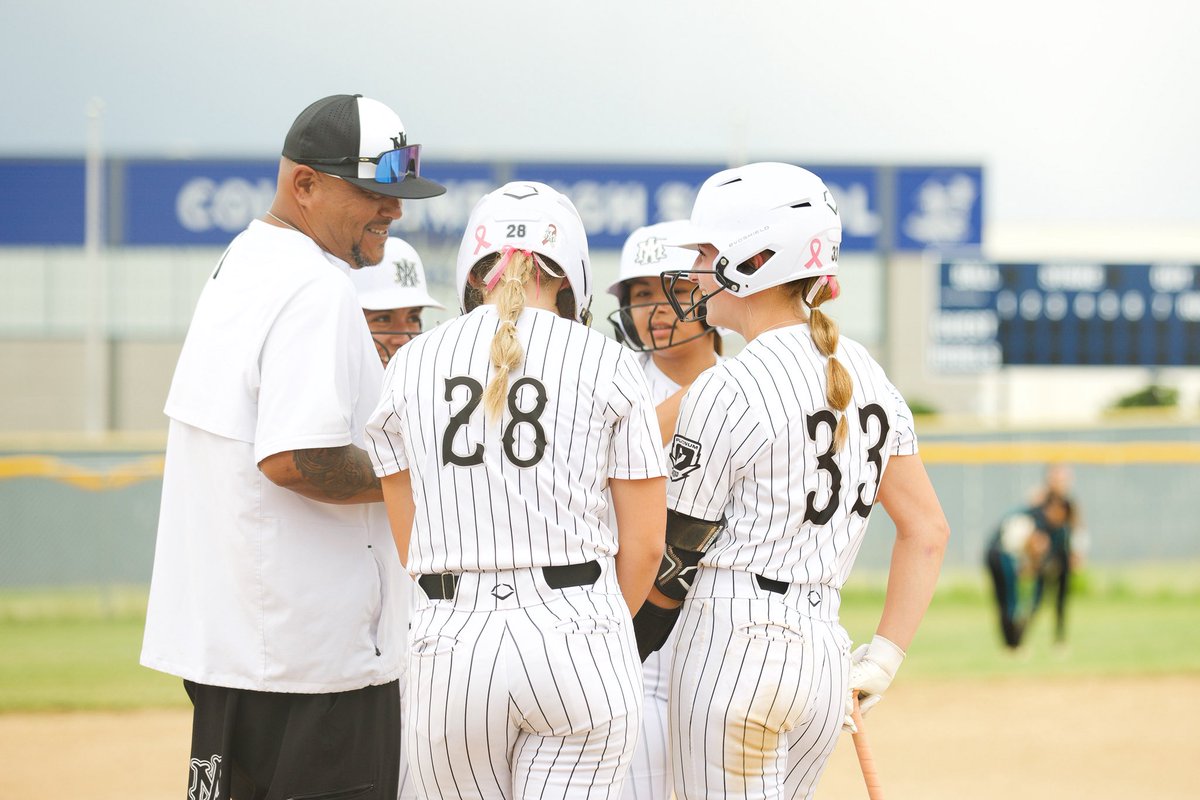 Reece_V2027_33's tweet image. My team❤️ Snaps 📸 from summer @AMGonzalez2027 #middles #centerfielder #utility #classof2027 #amg2k9 #athleticsmercado
