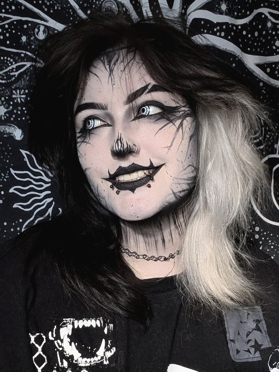 easygoinggoth's tweet image. Felt comfy today