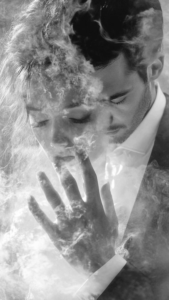 واذا التقينا يوما......!!
أروي لك.....!
أم أراك ....!
أم أرويك ....!
أم أرتوي منك .....!!
#اخر_الليل 
#𝒮𝒜ℳ𝒯
#قلبك_فارغ_من_الحب