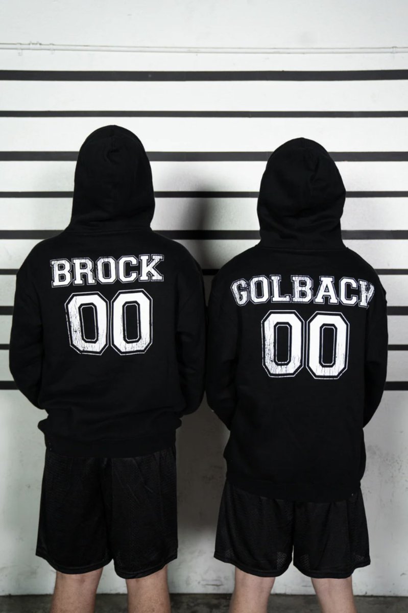 Alright guys, guess who’s taller 😭