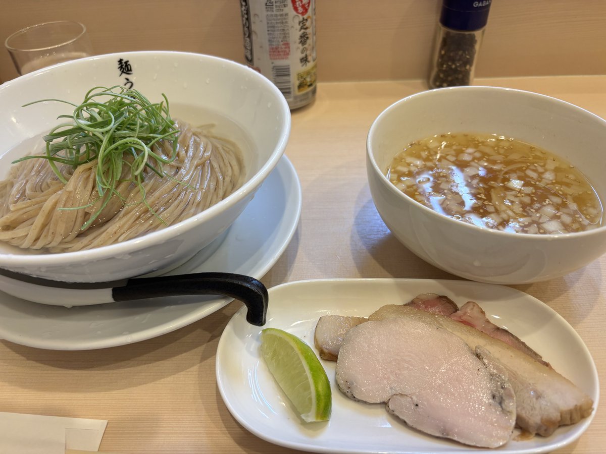 DaBisow's tweet photo. 悲報:夏バテはしてるのに胃腸だけは元気すぎて困る https://t.co/8SjkLEI1mv