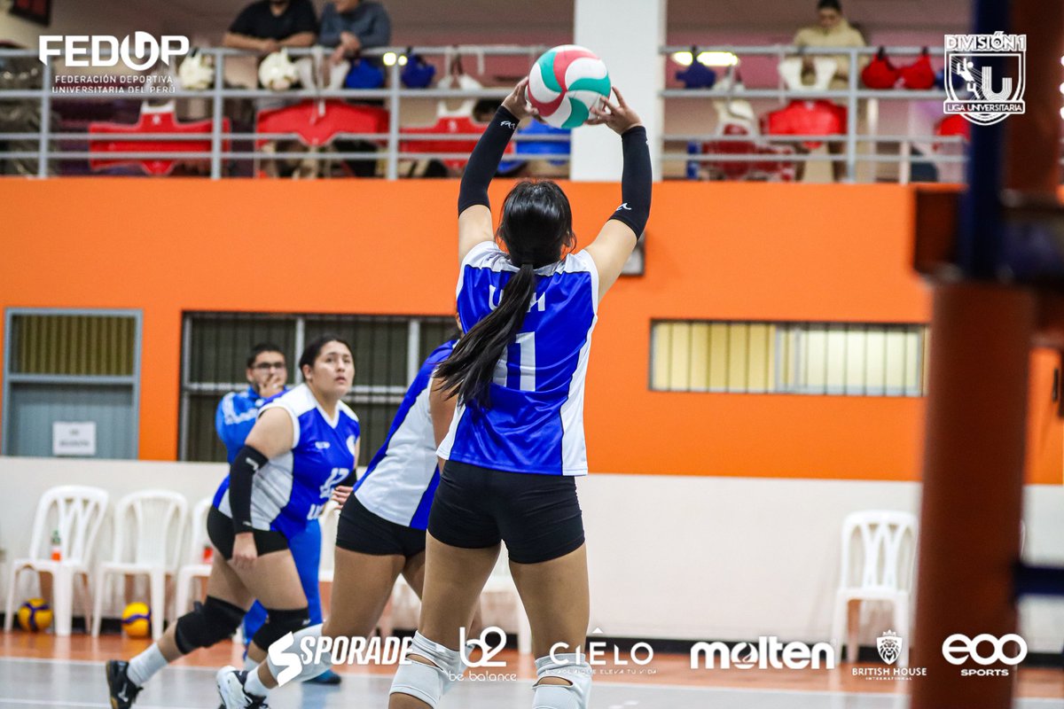 perufedup's tweet photo. ¡VICTORIA PARA UCSUR! 🏐🔥

La #UCSUR se lleva la victoria 2-0 frente a la #UCH en la primera fecha de la FEDUP Liga Universitaria Vóleibol Damas División 1 - Clausura 2025.

#LigaUniversitaria2025 #DeporteUniversitario #FEDUP  #RumboALosPanamericanosUniversitarios2026 https://t.co/RkLQRlNhTc
