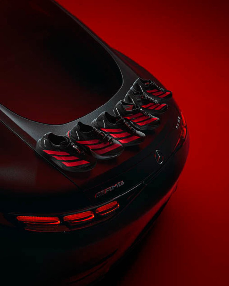 adidasJP's tweet photo. 速さを追求するレーシングシューズのアディゼロと、モータースポーツの最高峰を走るMercedes-AMGが融合。世界最速を目指した2つのアイコンのコラボレーション商品が登場。

本日9月2日(火)より販売開始。

👟 Adizero AMG

👉 https://t.co/Fq845P0ZGG https://t.co/nrBJfV7y5g