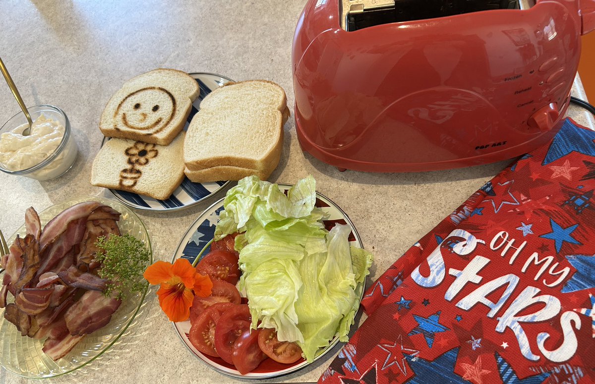 FoodStringer's tweet image. BLTs! Multi-colored flames in the fire ring on the lake! Potato salad! Old fashioneds! Cheeseburgers as big as your head! Hand-dipped corn dogs! Cherry Torte! Pickles! Bocce Ball &amp;amp; more! Hoping your Labor Day weekend was everything it should be!