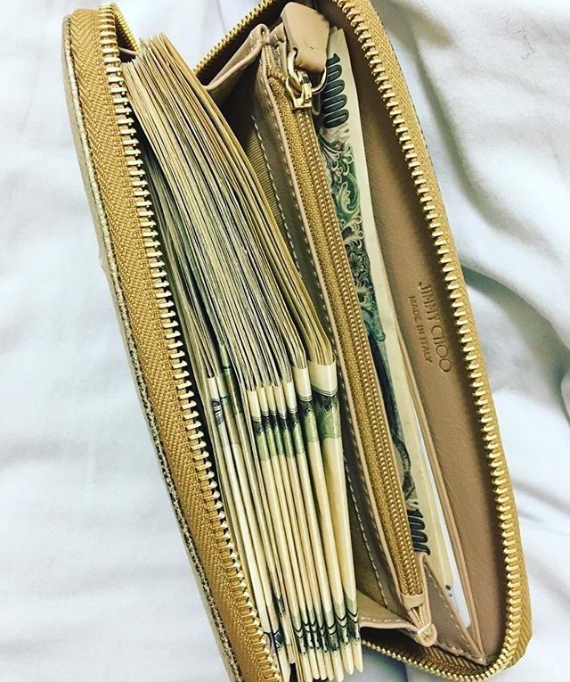 Lucha_kansya's tweet image. 即リツイートで、                    

お財布の中のお札が                            

奇跡的に            

たくさん増えます！