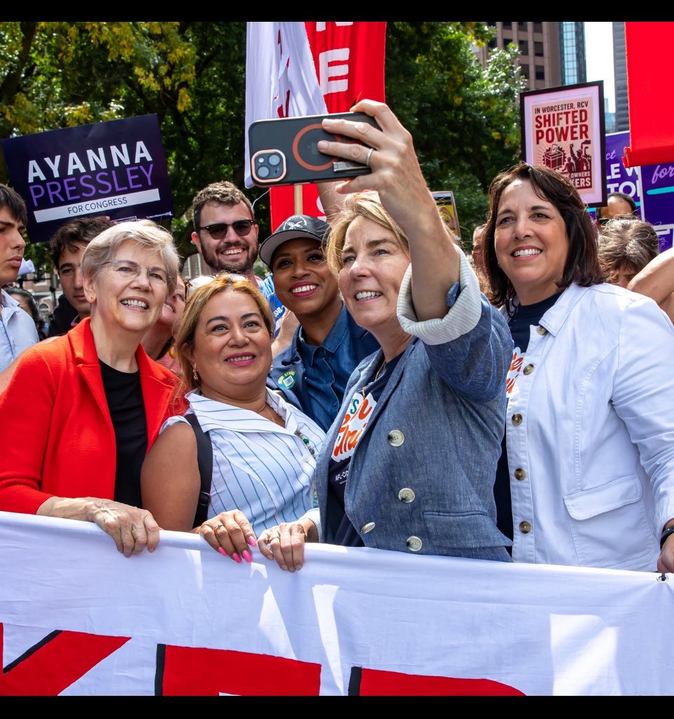 A portrait of complete incompetence!! And a racist - ⁦<a href="/MassGovernor/">Governor Maura Healey</a>⁩ ⁦@MassGop
⁦<a href="/MassDems/">MA Democratic Party</a>⁩ 
⁦<a href="/AyannaPressley/">Ayanna Pressley</a>⁩