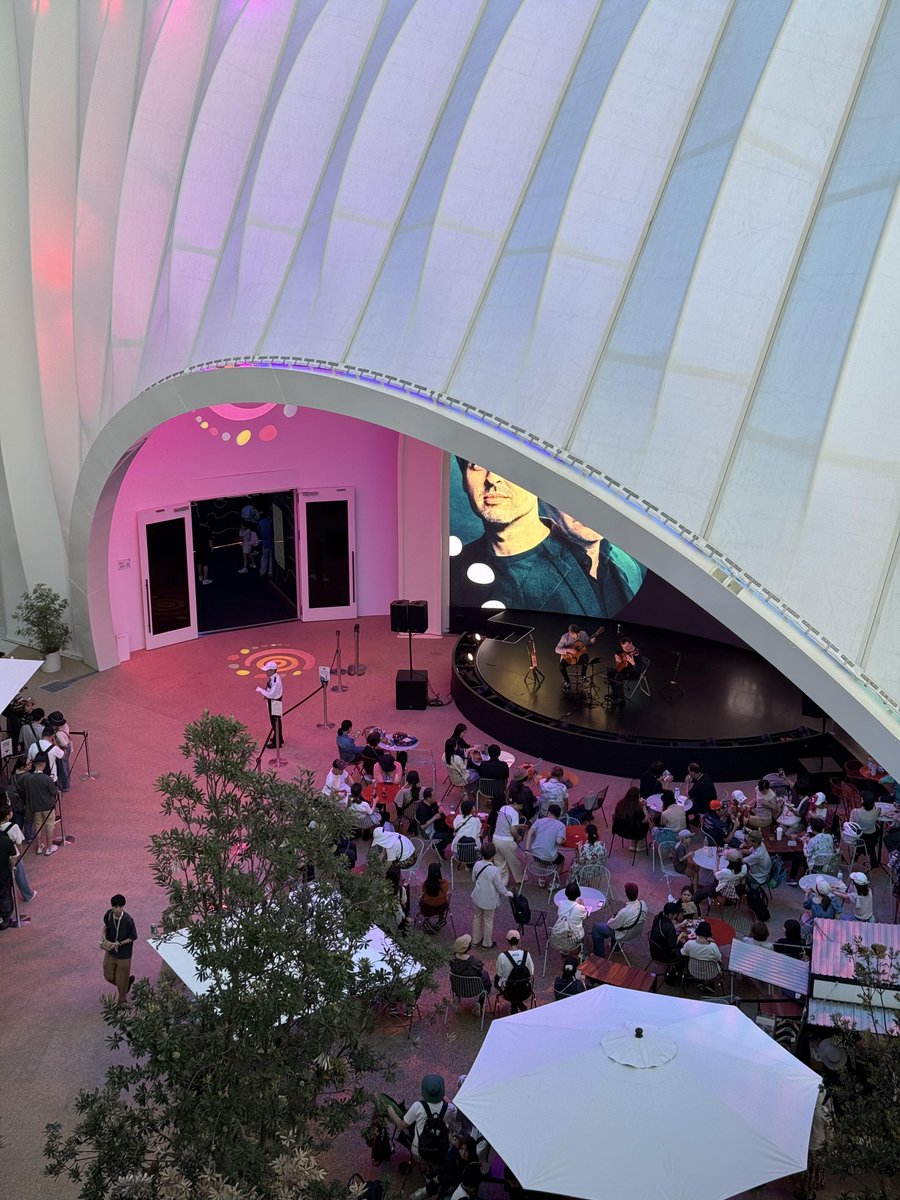 SactoDeadHorses's tweet photo. It was 38 degrees Celsius and it was hot and sunny when I visited the Expo, but it was still worth it https://t.co/p2hFv1Y8Wh