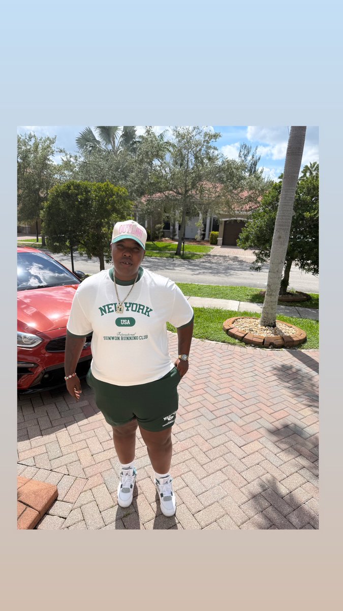 Executionn_'s tweet photo. Don’t lose yourself on this journey of life that shit become expensive💚 https://t.co/KYxrUyjsEl
