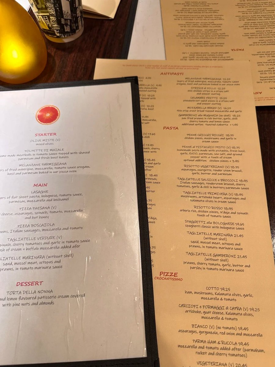 🇬🇧Ah, I ran into Tom Hiddleston at Primrose Hill.