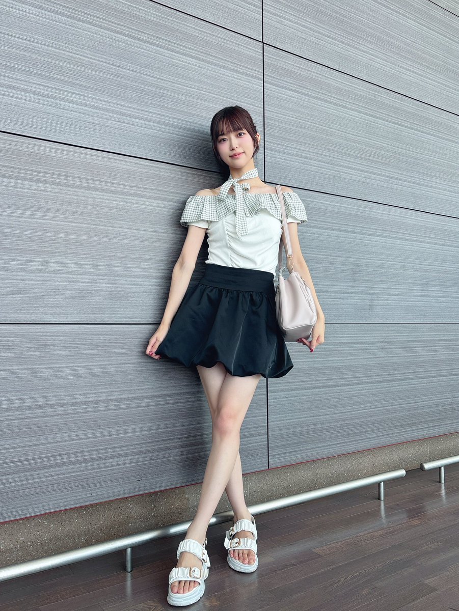 オフショルダー