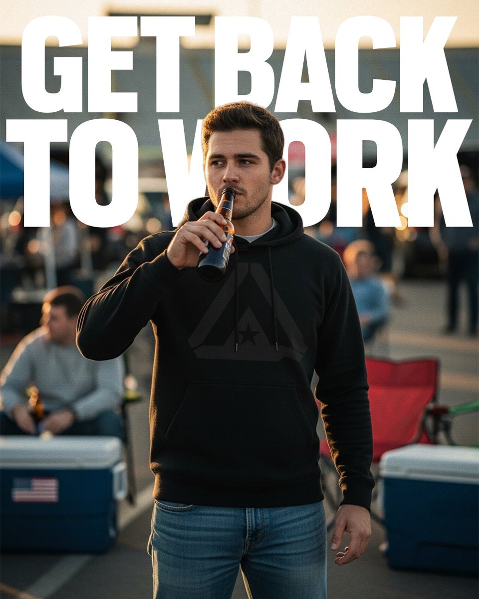 diaapparelco's tweet image. Greatness begins here: vist.ly/45aup

#diaeveryday #pursuegreatness #stayinthefight #disciplineequalsfreedom #americanvalues #leadfromthefront #selfreliance #greatnessneversleeps