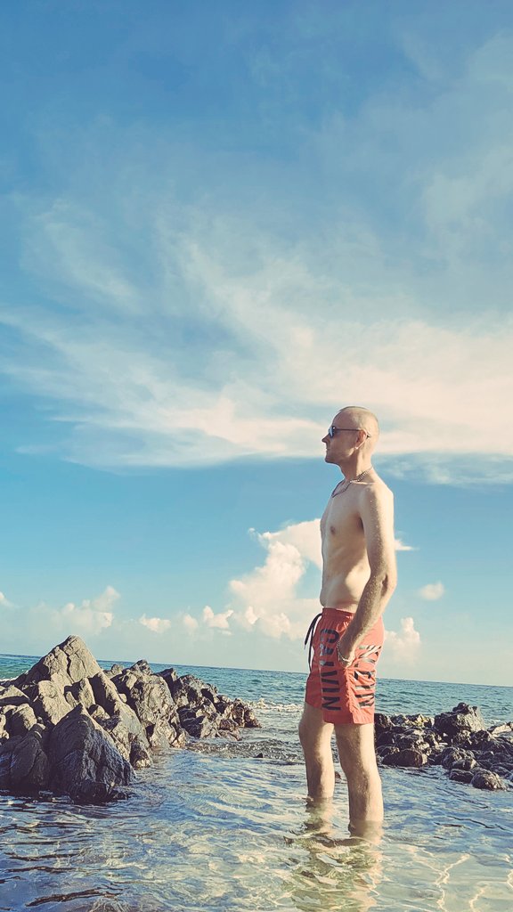 idfpaolo95's tweet photo. Après la pluie, le soleil brille, alors une petite promenade s'impose.
🌊💎🇲🇶 🏖️🌴☀️👌🏻⛰️🏝❤️🙏🏼🖤
#MartiniqueMagnifique #martinique #martiniquelove #DIAMANT
#lediamant https://t.co/Le7nDuXbWi
