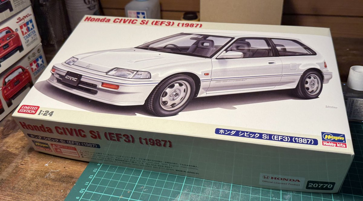 hibacar_924's tweet photo. タミヤのfc3sが完成しましたので、次はこの2台を進めていきます！！

CRXは2台目！！👍

EF3の方は企画用に進めます！！
 #CustomizedEF https://t.co/1dZJh65O72