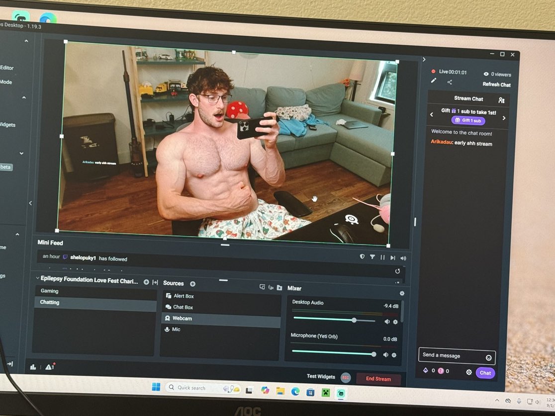 ClarkPB64's tweet photo. I’m live. Twitch link in bio:) https://t.co/NEwYlrXfl8