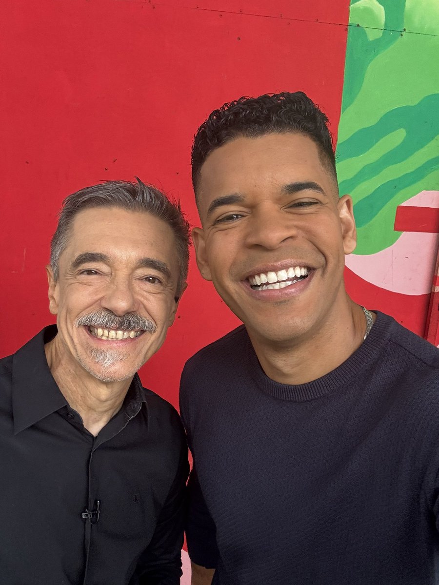 ofelipevelozo's tweet photo. OFICINA com o Mestre #CHARLESGAVIN #EstreladaCasa https://t.co/rteuu0Ee86