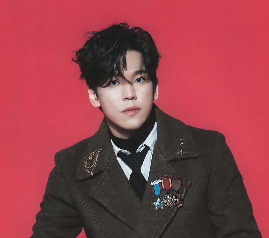 waaanmy's tweet photo. 홍광호 퍼컬은 레드가 맞는듯 https://t.co/29LxzbZxB7