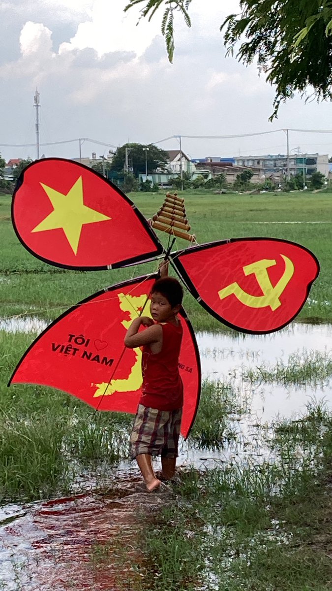Dạ thông báo idol của em nhé 
Em có quay clip hay chụp ảnh mà ae nào không thích hay khg đồng ý thì nhắn tin em nhé để em xoá hoặc đăng tin xin lỗi nhé ... đừng im lặng vì em không kiểm soát hết thông tin ạ 
Cám ơn các idol nhiều