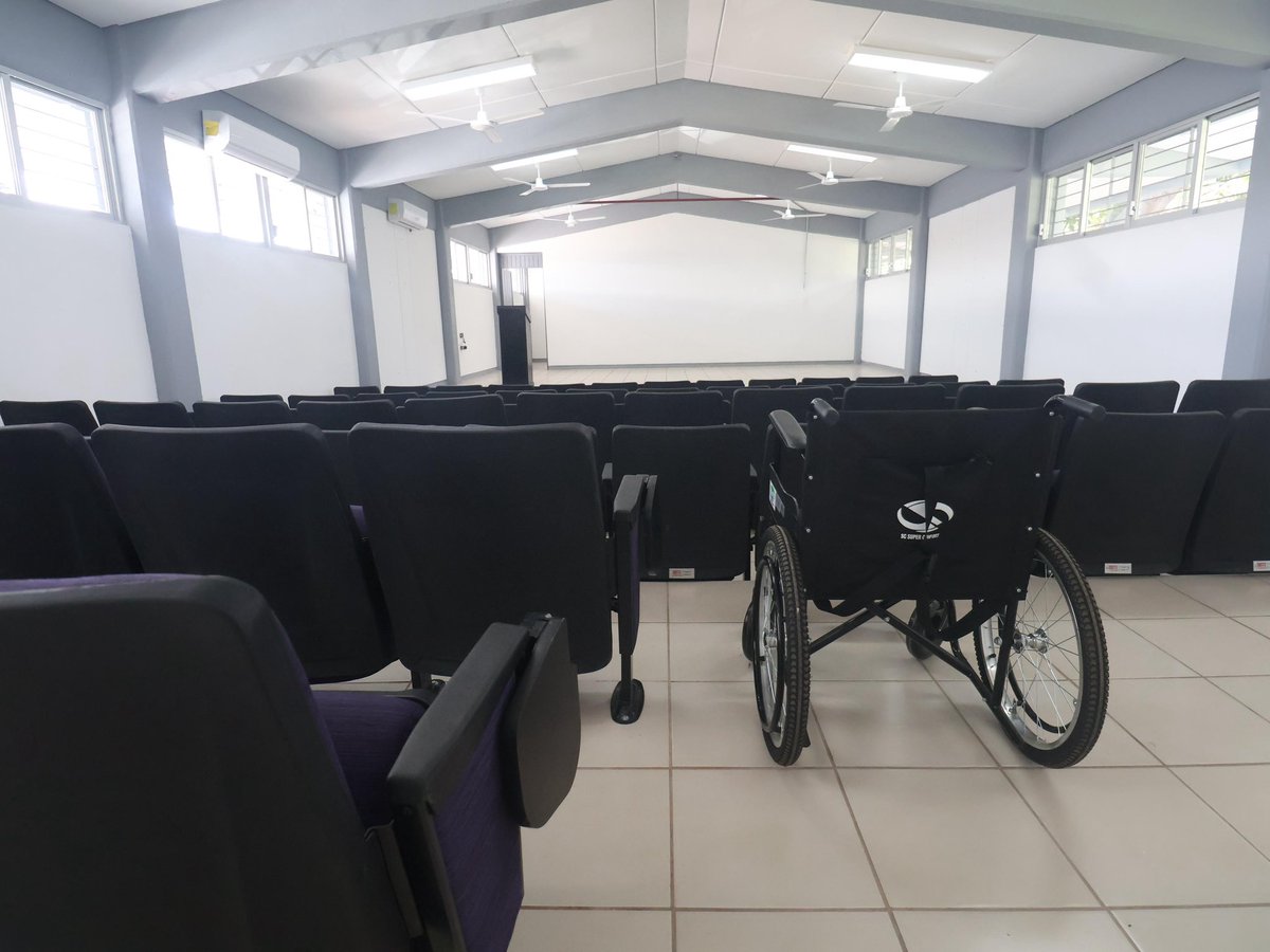 Fue un honor asistir a la inauguración del ciclo escolar 2025–2026 A en el COBATAB Plantel 30, en Gaviotas Norte, donde también entregamos importantes obras de mejora para la comunidad estudiantil.

Con una inversión de $4.8 millones de pesos, realizamos:

✅ Construcción de una
