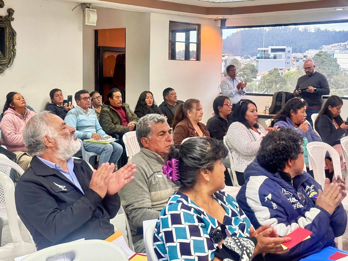 💪 #ZonalesEnAcción | La sexta asamblea de presupuestos participativos se vivió junto a La Argelia. 🌿✨

Vecinas y vecinos decidieron obras que transforman con dignidad y esperanza la ciudad más linda del mundo. ❤️💙

#QuitoRenace