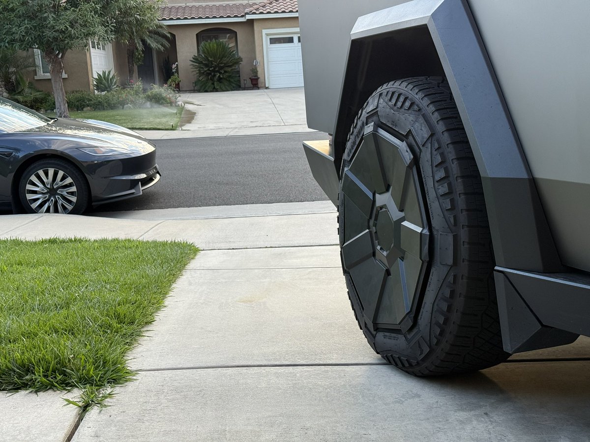 Did @tesla make hubcaps cool?