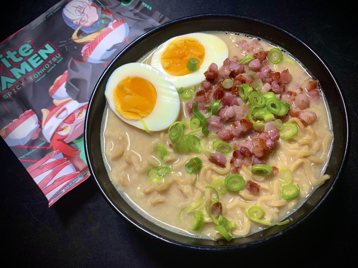 Light 3am snack. I realise I am late to the party but <a href="/zentreya/">Zentreya⚡🐲</a> and <a href="/ViteRamen/">Vite Ramen - Noodtrient Protein Ramen 🍜</a> knocked it out of the park with this flavour. That spice is so good!💜
Yes, I know I over cooked the egg, got distracted😭