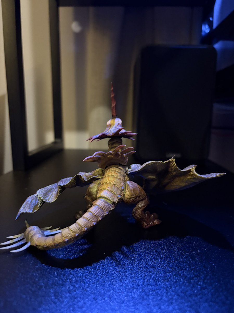 drexdqueen's tweet image. Monoblos Ecology Book Figure (c. 2006?) - $35
From the First Generation, this figure came with the mini ecology booklet. Untouched; good as new