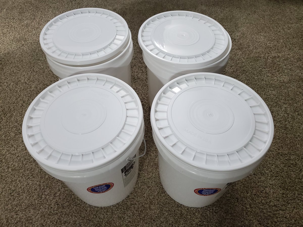 antpwn's tweet image. picked up some 5 gallon buckets #hydro #growyourown #kratkymethod #cannabis #homegrown