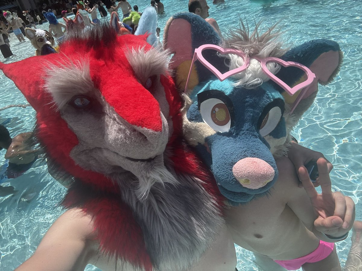 TheroTheSergal's tweet photo. Okay so 

I just wanna say
Megaplex 2025 was by far
The best con I have ever been too 
And it was all thanks to 
 
@cosmicsmoothie @JazeFoxx @SvenFoxxo @Mystikade 
And honestly, quite a few others..
Without these amazing people
I love you 
Until next year Megaplex ❤️❤️ https://t.co/fAvx06h2XC