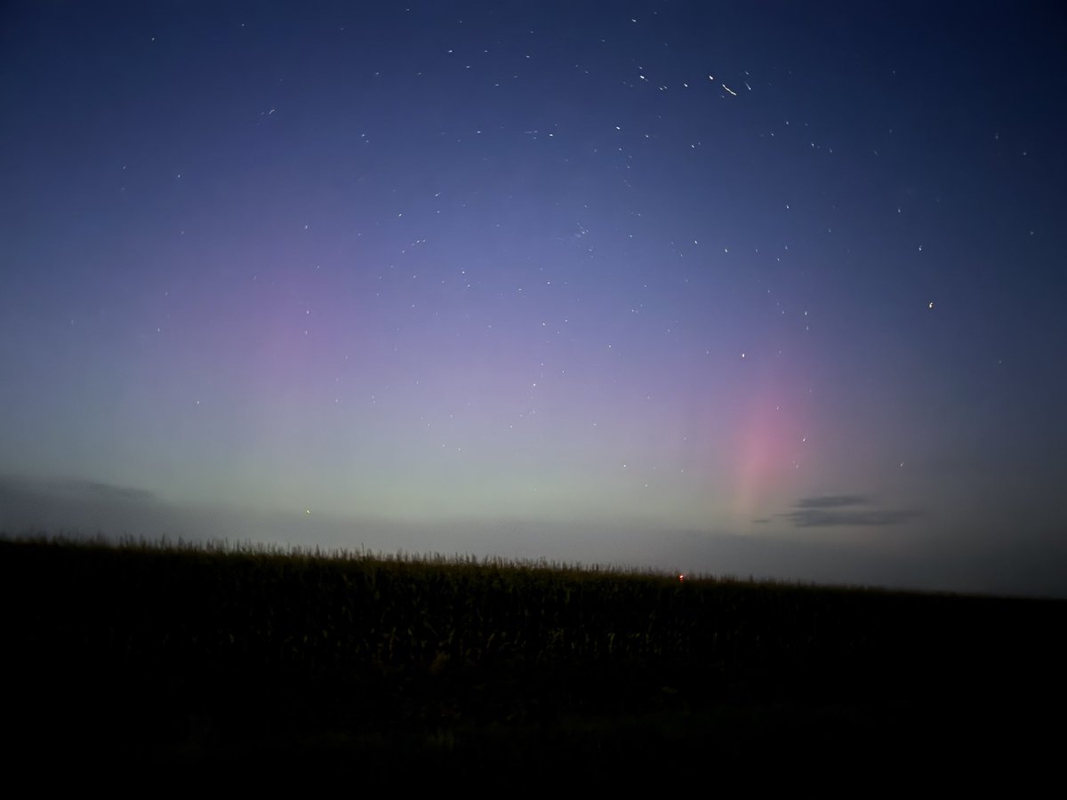 Weak aurora northeast of Tower City, North Dakota now #aurora