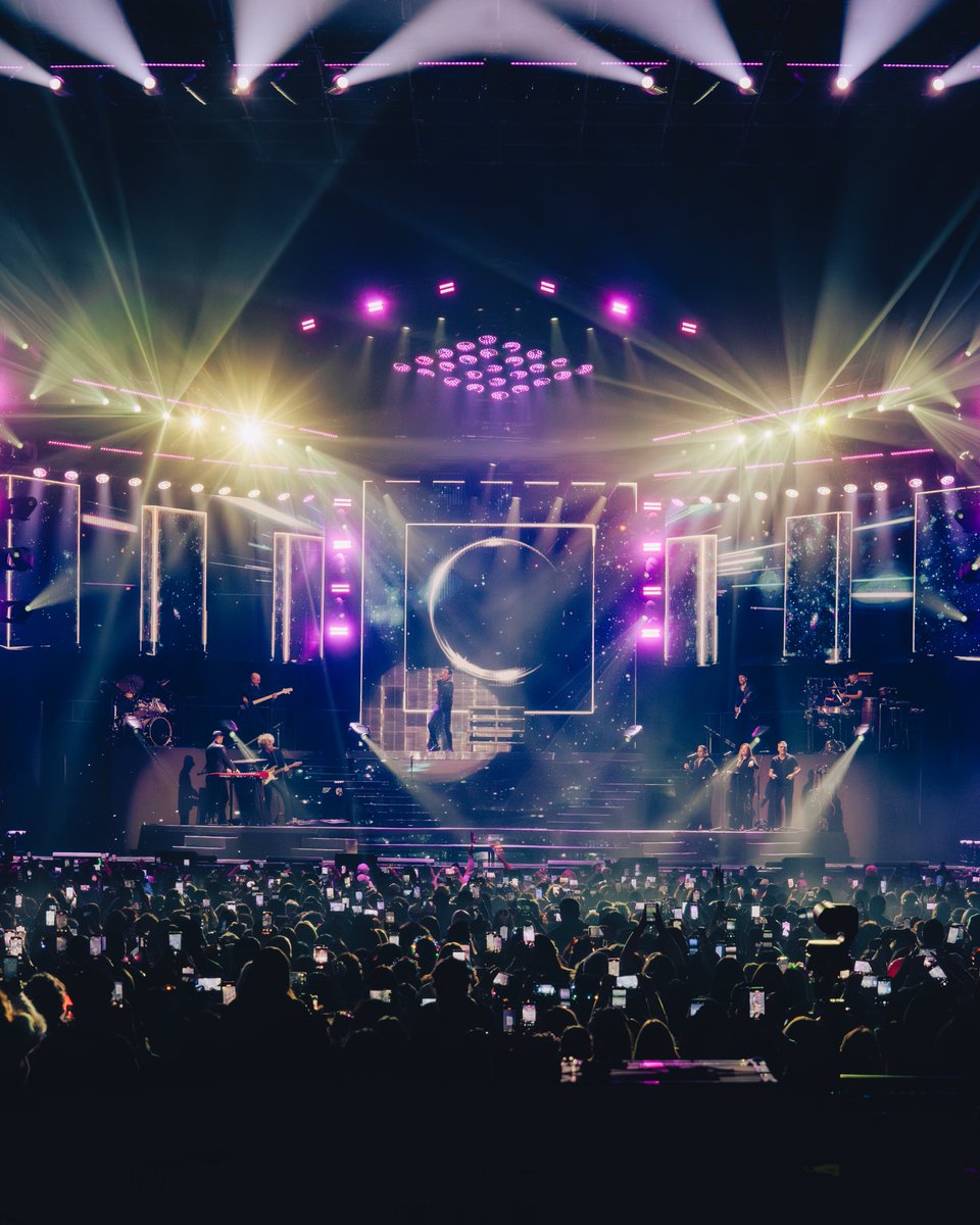 dgmedioschile's tweet photo. En total simplicidad, sería: te amamos @CHAYANNEMUSIC ❤️ #BailemosOtraVezTour 

📸: Andie Borie https://t.co/invtOOTC3g