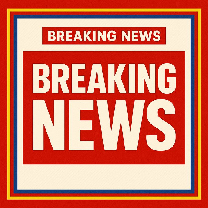 bstvlive's tweet image. 🚨अमेठी : दो दिनों से हो रही बारिश के चलते गिरी छत🚨

🆔 मकान की छत गिरने से मकान का समान दबा
🕵️‍♂️ बारिश के चलते जलभराव, बाल बाल बचे परिजन
📍 जामो ब्लाक के गौरा गांव का मामला
#Amethi #RainDamage #HouseAccident