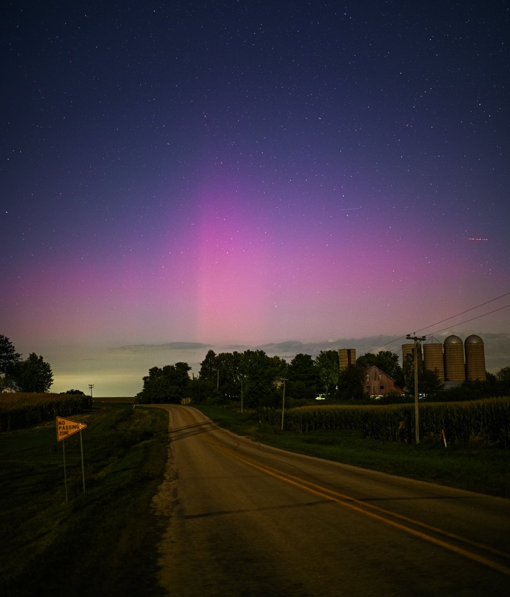 Landon Moeller (@landon_wx) on Twitter photo Nice gently moonlit aurora pillars at 9:18 pm CDT/02:18 UTC Sep 2 from near Dixon, IL Nice gently moonlit aurora pillars at 9:18 pm CDT/02:18 UTC Sep 2 from near Dixon, IL