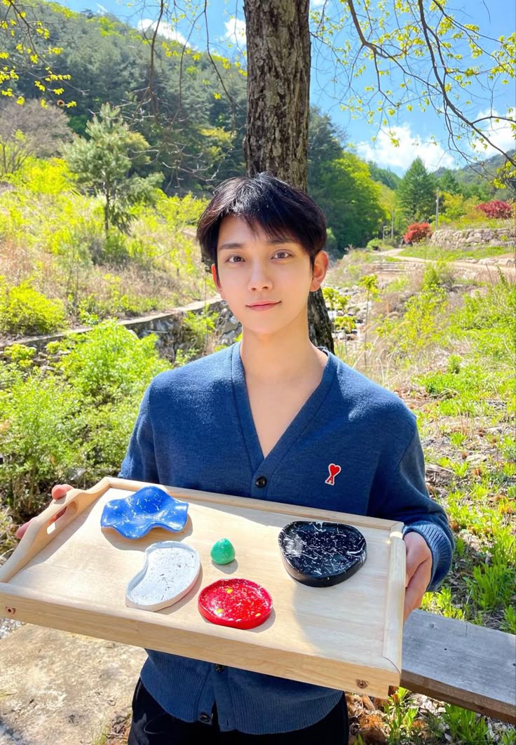 eongjoshua's tweet photo. Hi oppa im back https://t.co/P1pYEWaP7U