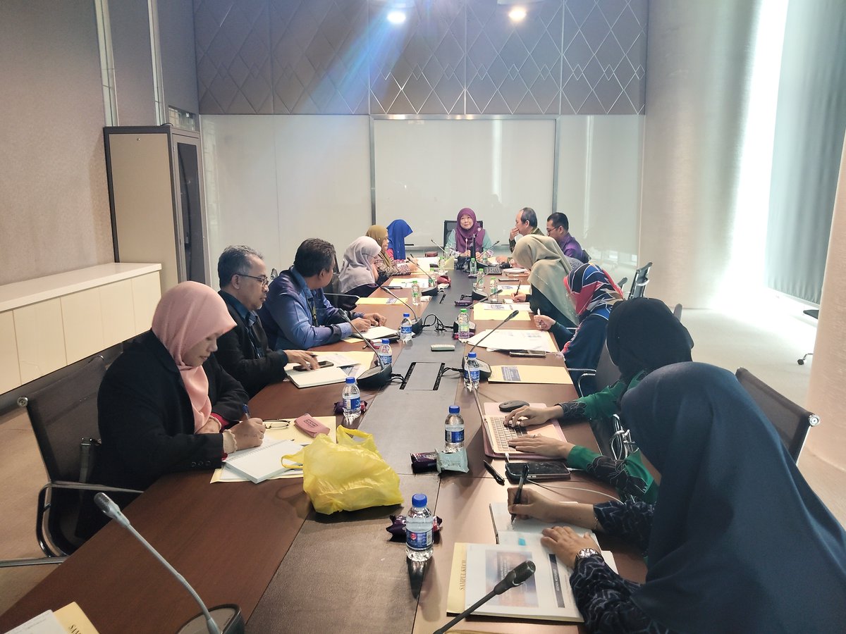 Caw. Perancangan Aset Bersepadu, JKR Malaysia (@jkrcpab) on Twitter photo Mesyuarat Jawatakuasa Pentauliahan Program Pensijilan Pengurus Projek Bertauliah JKR (Competency Based Assessment System, CBAS) bagi Tahun 2025 Bil.1/2025
Tarikh : 28 Ogos 2025
Masa : 11.00 pagi - 12.00 tengahari
<a href="/JkrMaria/">Maria Marcus</a>
#MalaysiaMADANI
#IamJKR
#KitaJKR
#JKRSynergy Mesyuarat Jawatakuasa Pentauliahan Program Pensijilan Pengurus Projek Bertauliah JKR (Competency Based Assessment System, CBAS) bagi Tahun 2025 Bil.1/2025
Tarikh : 28 Ogos 2025
Masa : 11.00 pagi - 12.00 tengahari
<a href="/JkrMaria/">Maria Marcus</a>
#MalaysiaMADANI
#IamJKR
#KitaJKR
#JKRSynergy