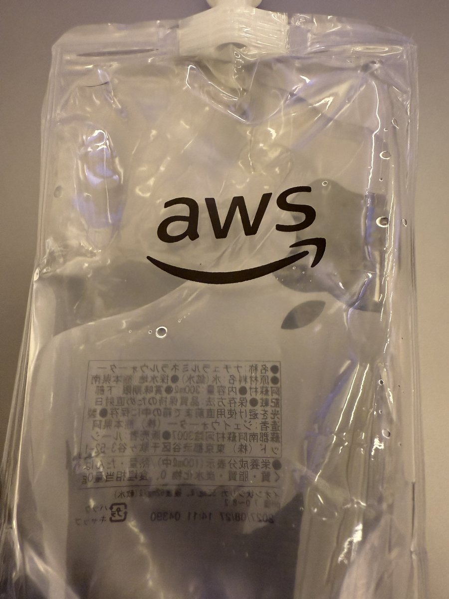 uddger's tweet photo. AWS Water は、あらゆる生命活動とシステム運用に必須の基盤リソースを、オンデマンドかつスケーラブルに提供するマネージドサービスです。
利用者は井戸を掘ることなく、低レイテンシかつ高可用性でユースケースにアクセスできます。さらに、任意のタイミングで人体にデプロイすることが可能です。 https://t.co/5QyHmaiWId
