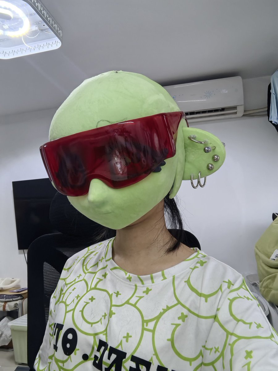 Mzdodo599's tweet photo. 很喜欢水田的眼镜和耳朵w
(虽然戴上眼镜基本上就看不见外面了😎)
#Splatoon3 #splatooncosplay #splatoonkig #dedf1sh #acht https://t.co/KSX3dJ7ss2