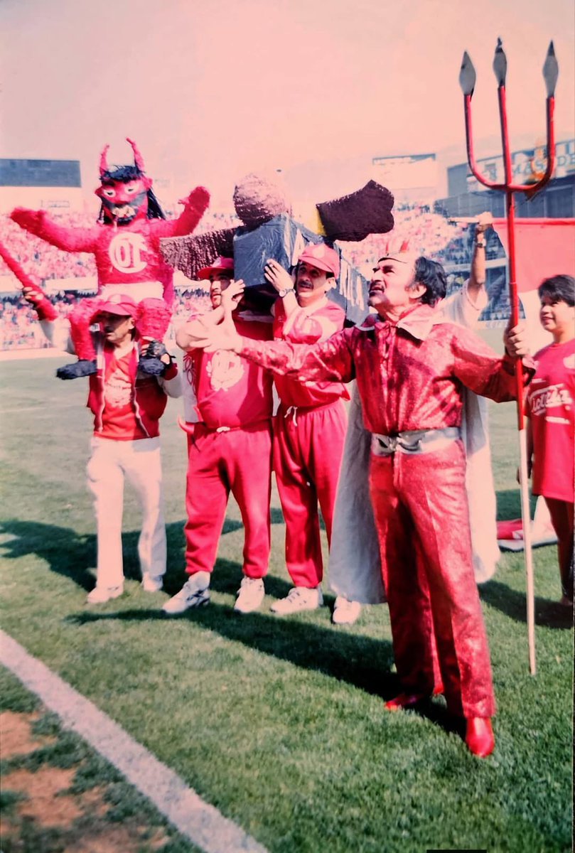 La Banda del Rojo 04 🇲🇽 🇱🇻 tweet media