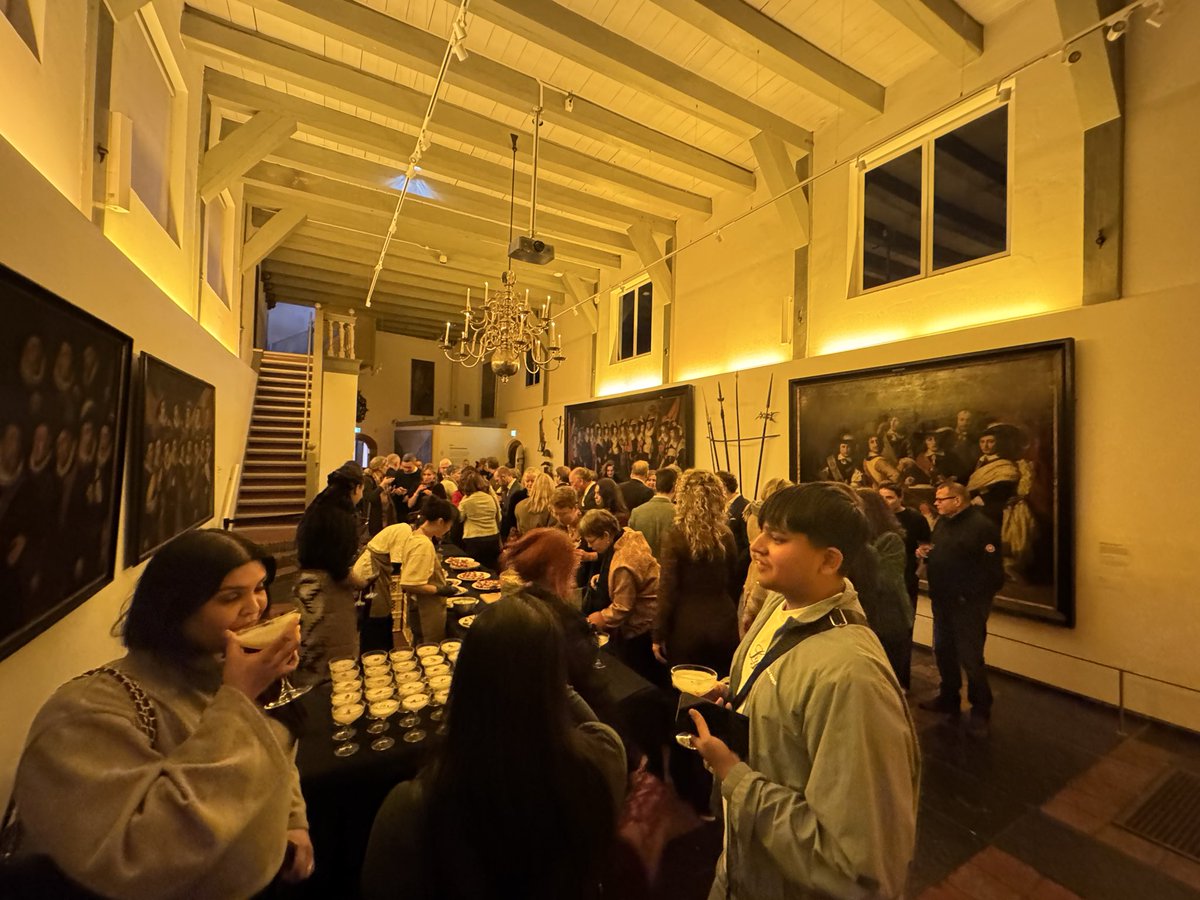 Een ‘out of the box’ opening van tentoonstelling ‘Geloof’ Museum Gouda in de #Goudse Spiegeltent. Toespraken van Femke Haijtema ,Pieter Verhoeve. #Gouds muzikaal #mightDeleteLater. Gastcuratoren <a href="/ArnonGrunberg/">Arnon Grunberg</a>, <a href="/NaemaTahir/">Dr. N.N. Tahir</a> ,#StephanSanders en #TacoDibbets, directeur Rijksmuseum.