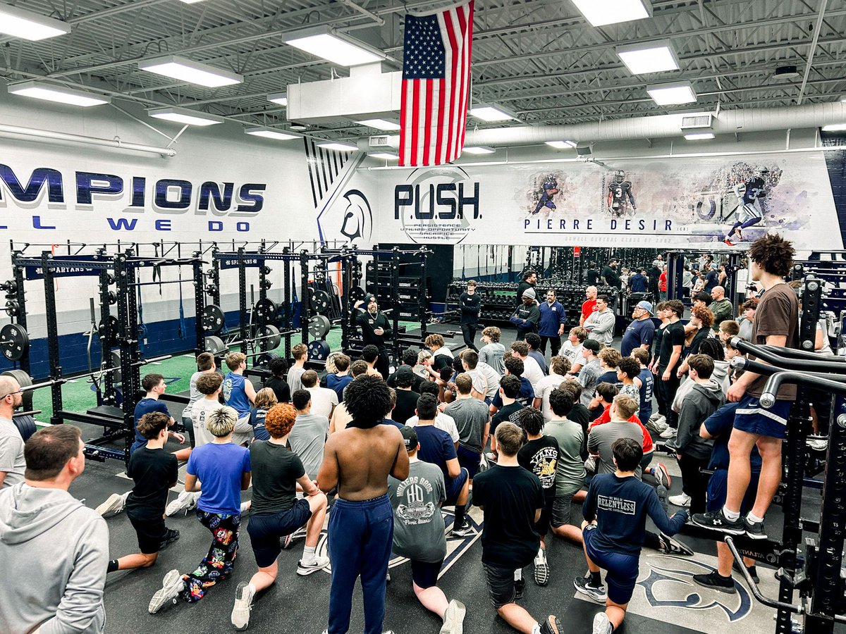 Francis Howell Central Football tweet media