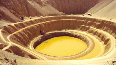 العثور على بحيرة من الذهب في محافظة #عمران ...

خلي الشعب يسبح