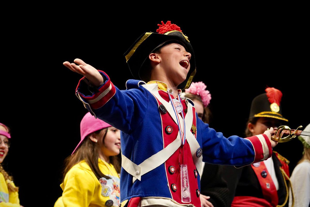 ibercaja's tweet photo. 🎭 La cantera del Carnaval ya está aquí
El Certamen de Murgas Infantil y juvenil de Badajoz #COMBITA reúne talento, esfuerzo y mucha ilusión sobre el escenario.
Apoyar iniciativas como esta significa impulsar la cultura local, acompañar a las nuevas generaciones y formar parte activa de una tradición que une a toda la ciudad.