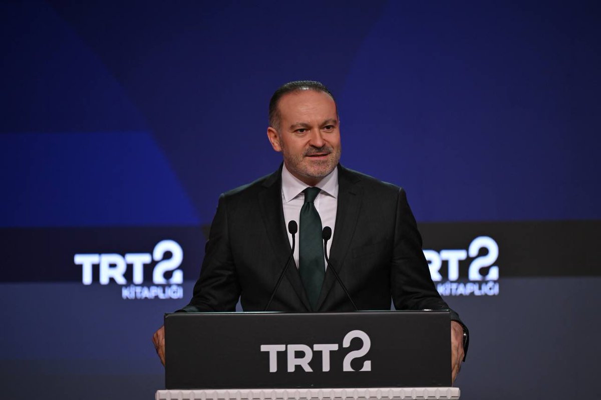 zahidsobaci's tweet photo. TRT 2 Kitaplığı kapsamındaki yeni eserlerimizin tanıtımını gerçekleştirdik.

Hülya Koçyiğit ve Doğan Hızlan’ın @trt2tv ekranlarında yıllara yayılan sohbetlerinden neşet eden kitaplarımızın, kültür ve düşünce hayatımıza anlamlı katkılar sunmasını temenni ediyorum.

#TRT2Kitaplığı https://t.co/5kgwDSKXl8