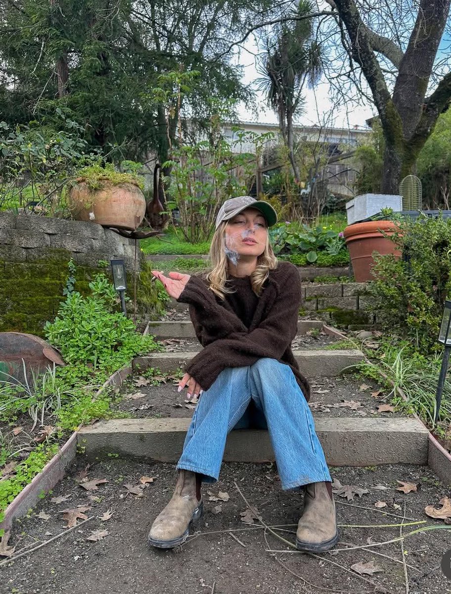 GANJA QUEEN👸🏼🍃 tweet media