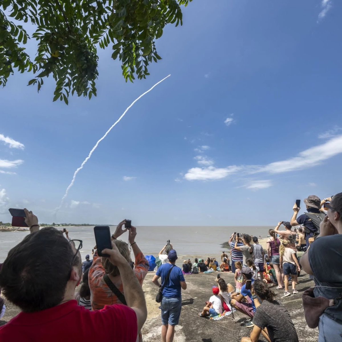 Centre spatial guyanais tweet media