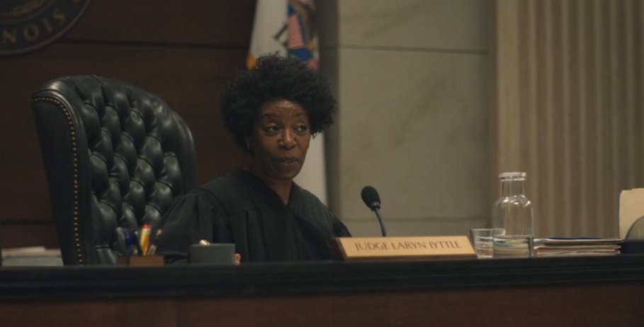 SCHEIBSE's tweet image. vendo uma minisérie na apple tv e do nada a primeira dama do teatro britânico aparece